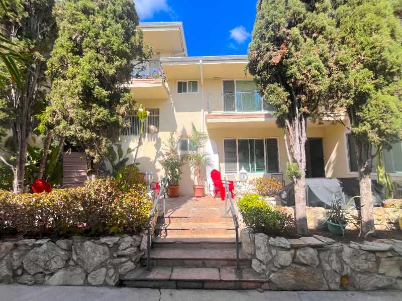Foto principal - 1415 N Harper Ave