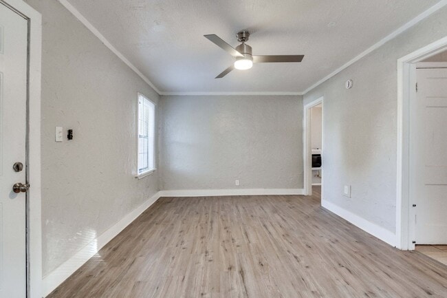 Building Photo - 506 E Curtis Dr