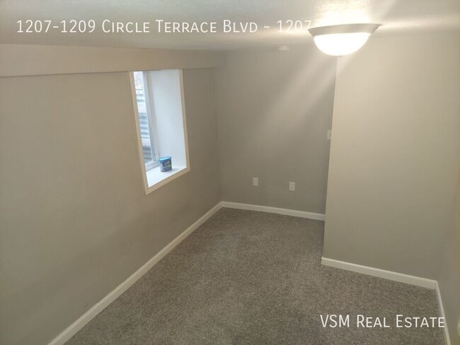 Building Photo - Available NOW! Lower Level 4 Bed / 2 Bath ...