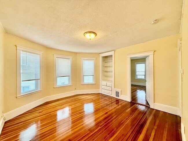 Building Photo - 11 Fairmount St