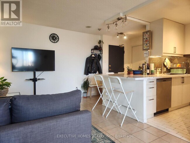 Photo du bâtiment - 330-330 McCowan Rd