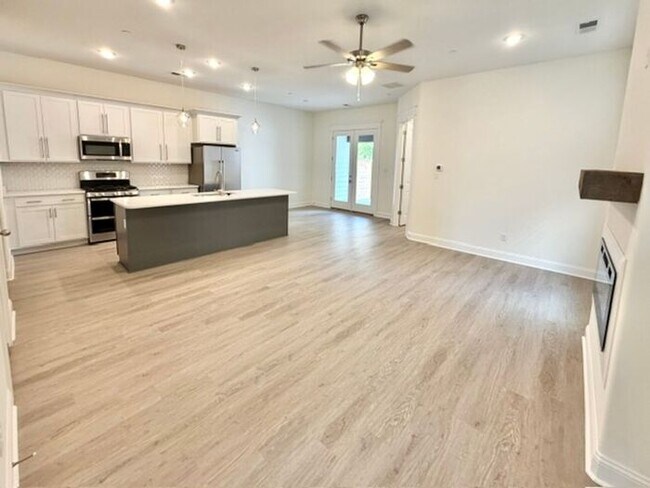 Building Photo - Now Leasing a Brand New 4-Bedroom 3.5 Townhome in Olive Branch-Minutes from Methodist Hospital