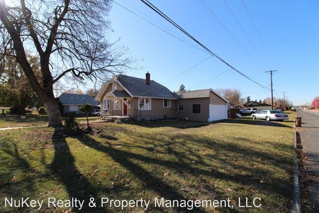 Building Photo - 3 br, 1 bath House - 2627 N. Martin St.