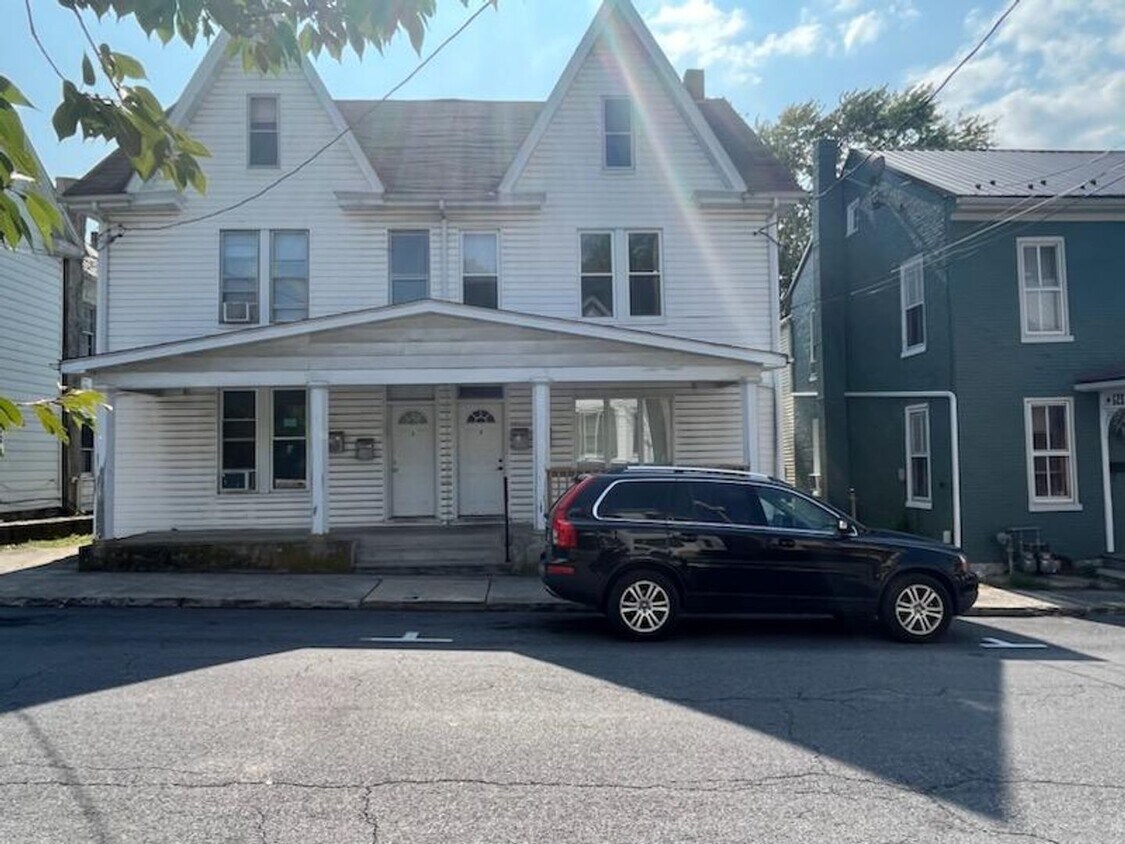Primary Photo - 20 N Washington St
