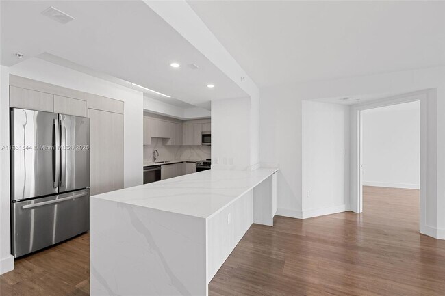 Foto del edificio - 1500 Bay Rd