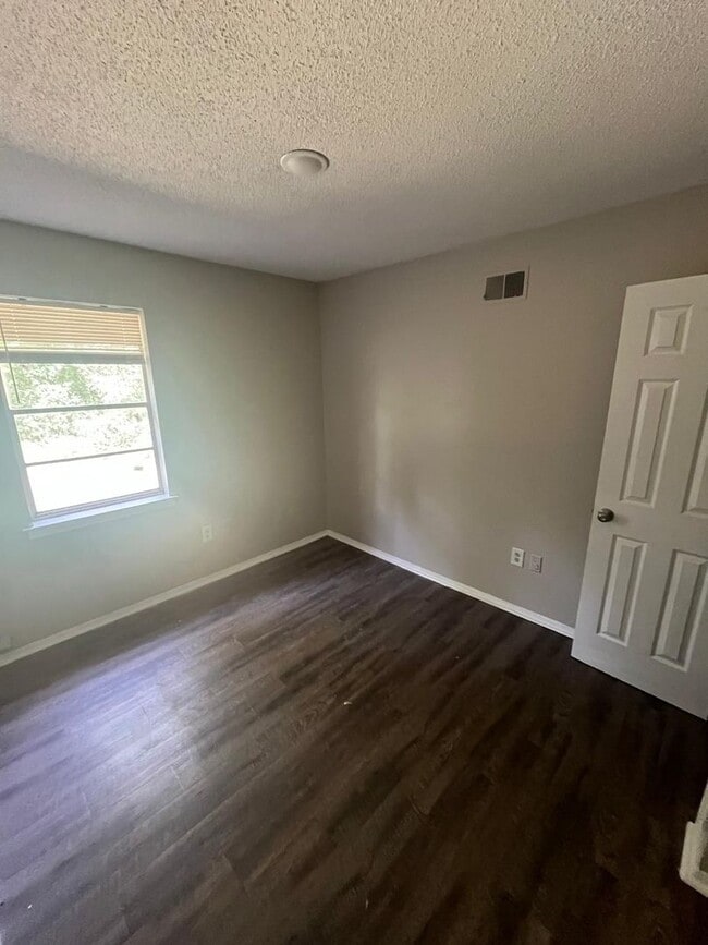 Photo - Nice quite neighborhood House