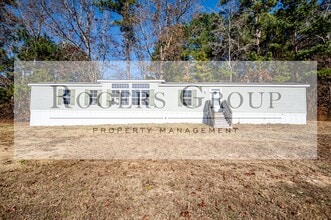 Building Photo - 242 Hidden Lake Ln