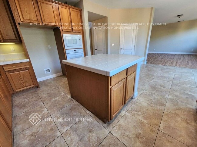 Building Photo - 5205 Blossom Ranch Dr