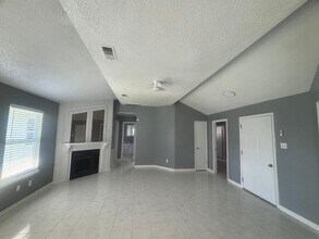 Building Photo - 7218 Arista Dr