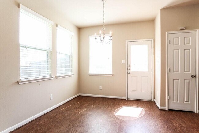 Foto del edificio - 23619 Maple View Dr