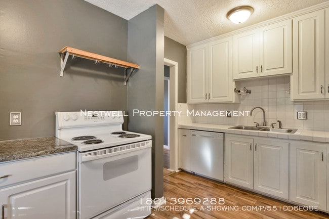 Building Photo - Charming Historic Rose Park 3 bedroom home