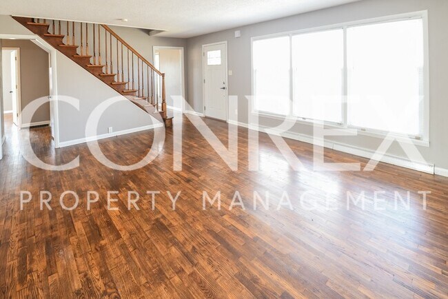 Building Photo - Charming 4 Bedroom Home