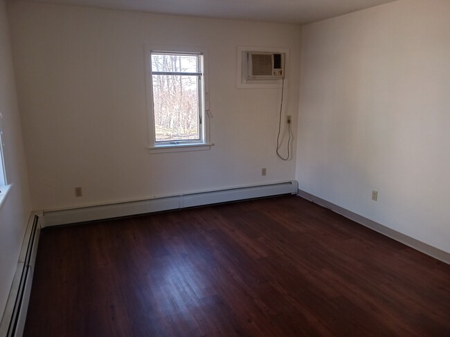 Living Room - 51 Prospect Rdg