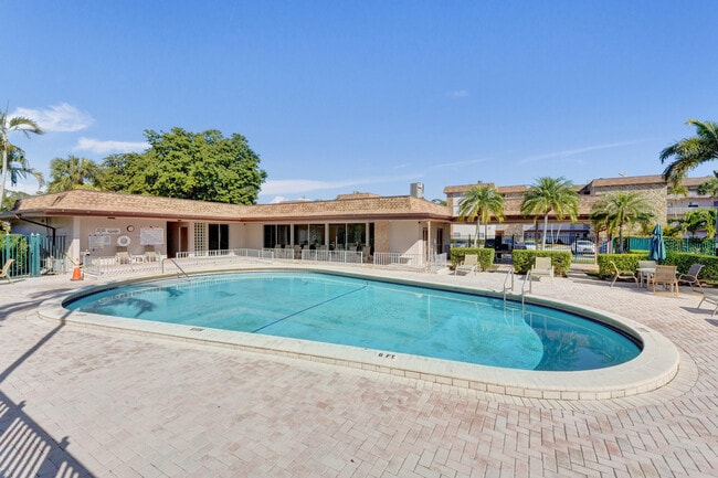 Building Photo - 2430 SW 81st Ave