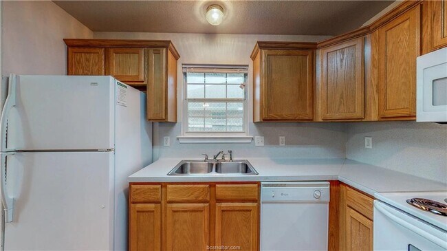 Building Photo - 3761 Oldenburg Ln