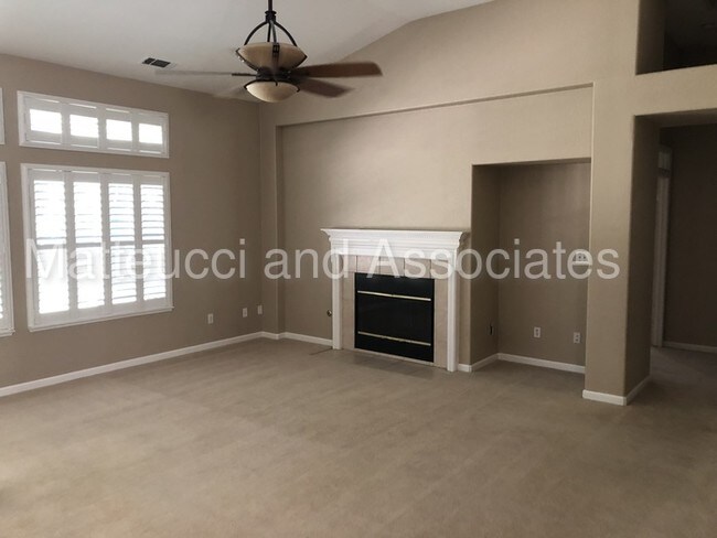 Building Photo - Beautiful Custom Brookside Home
