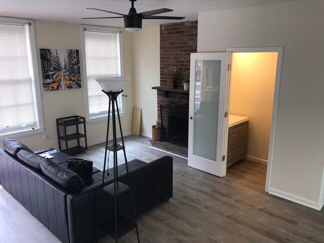 Building Photo - 1329 Rodman St