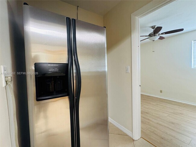 Foto del edificio - 8791 NW 12th St