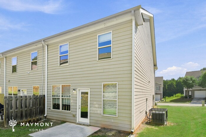 Building Photo - Inviting 3-Bedroom Stonecrest Townhome