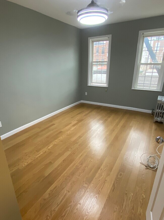 Foto del edificio - 732 E 43rd St