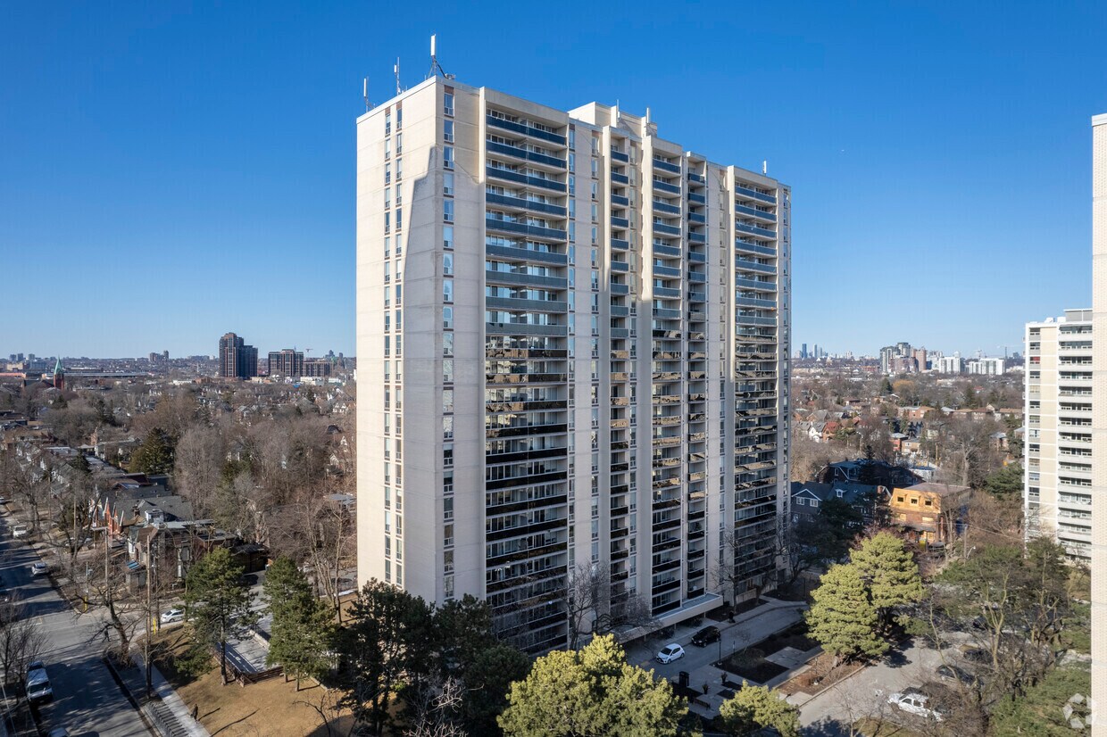 Minto High Park Village Apartments 255 Glenlake Ave Toronto, ON