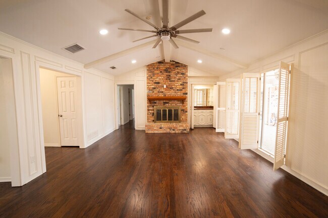 Foto del edificio - 6005 Canyon Springs Rd