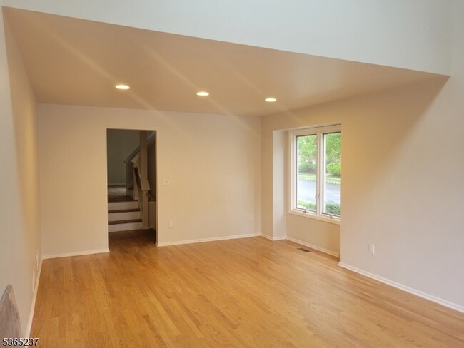 Building Photo - 151 Clarken Dr