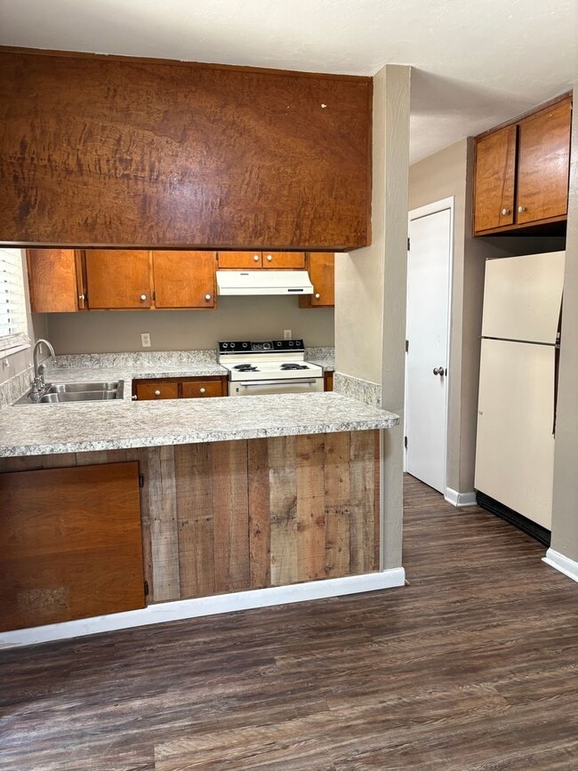 Building Photo - 2 story townhouse near TMH!!!