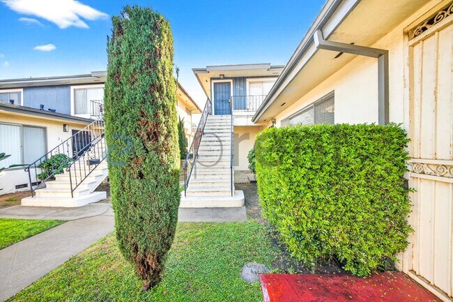 Foto del edificio - 2303 W Beverly Blvd