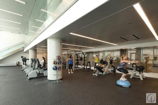 2 bedroom in Long Island City NY 11101 - 2 bedroom in Long Island City NY 11101 Apartment