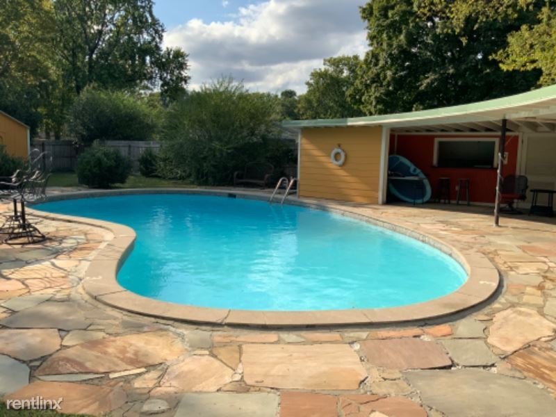 Primary Photo - 4 br, 2 bath House - 355 Flushing Dr.