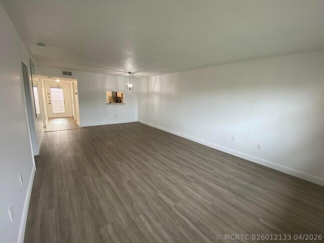 Foto del edificio - 6850 Royal Palm Blvd