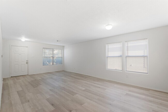 Foto del edificio - 2923 Katy Briar Ln
