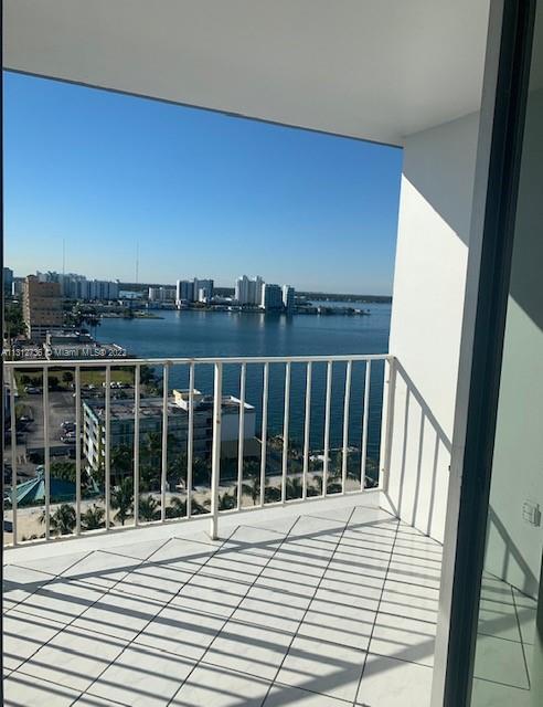 Foto del edificio - 1865 79th Street Causeway