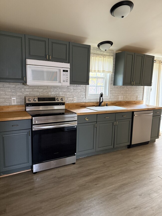 Foto del edificio - 12 Hunt Dr