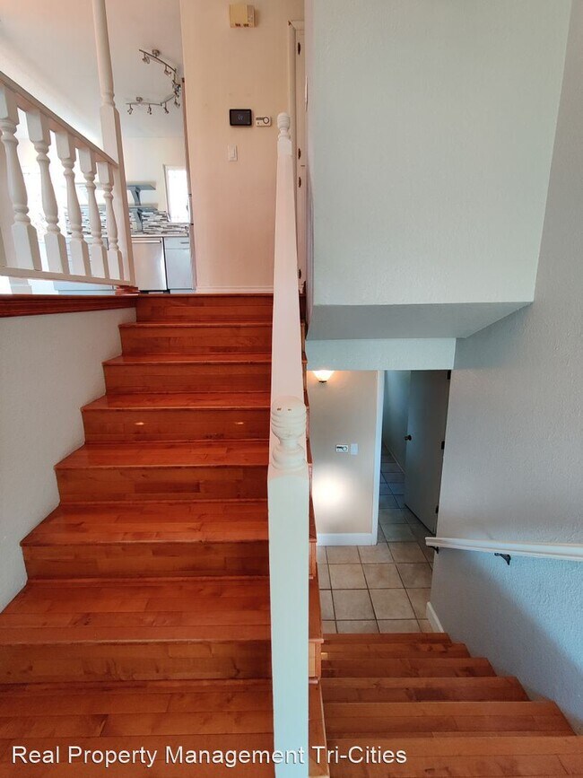Building Photo - 4 br, 2 bath House - 1861 Stevens Dr