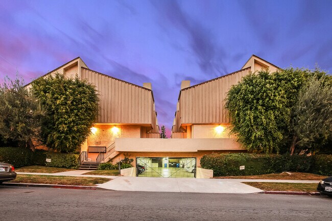 Building Photo - 1818 Parnell Ave