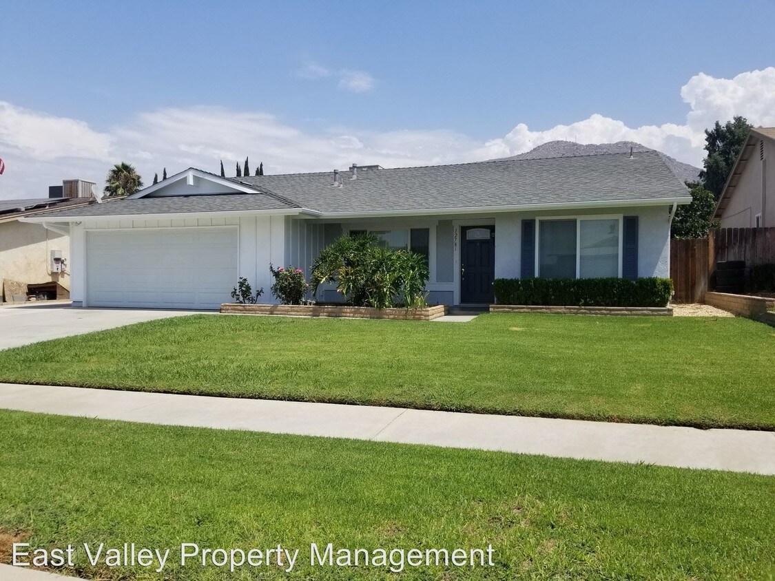 Primary Photo - 4 br, 2 bath House - 12781 Reed Ave