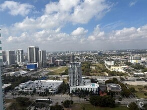 Building Photo - 1800 N Bayshore Dr