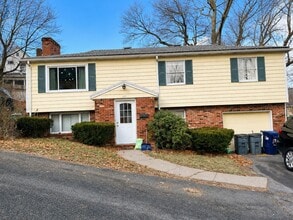 Building Photo - 151 Bigelow St