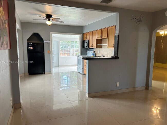 Foto del edificio - 2551 Wiley St
