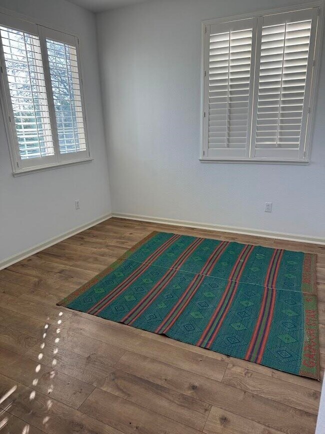 Building Photo - 236 Cogburn Way