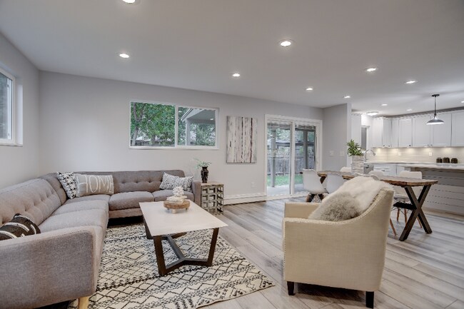 Building Photo - 2716 Parklake Dr