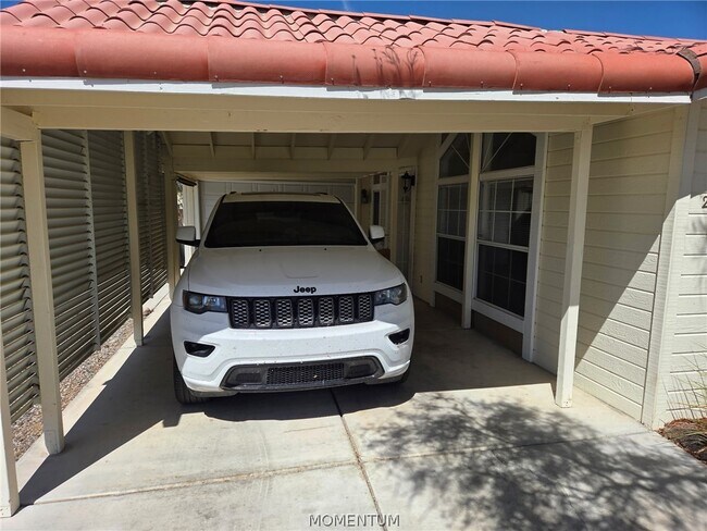 Foto del edificio - 2140 Whitewater Dr