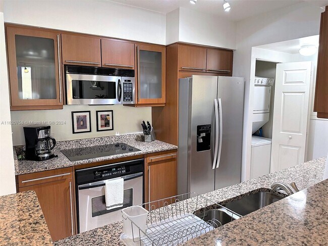 Foto del edificio - 2080 S Ocean Dr