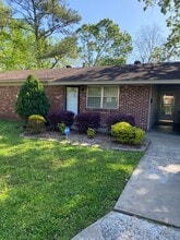 Building Photo - 703 Wright St