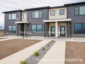 Building Photo - 895 S 900 W