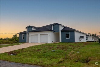 Building Photo - 8450 Dinnano St