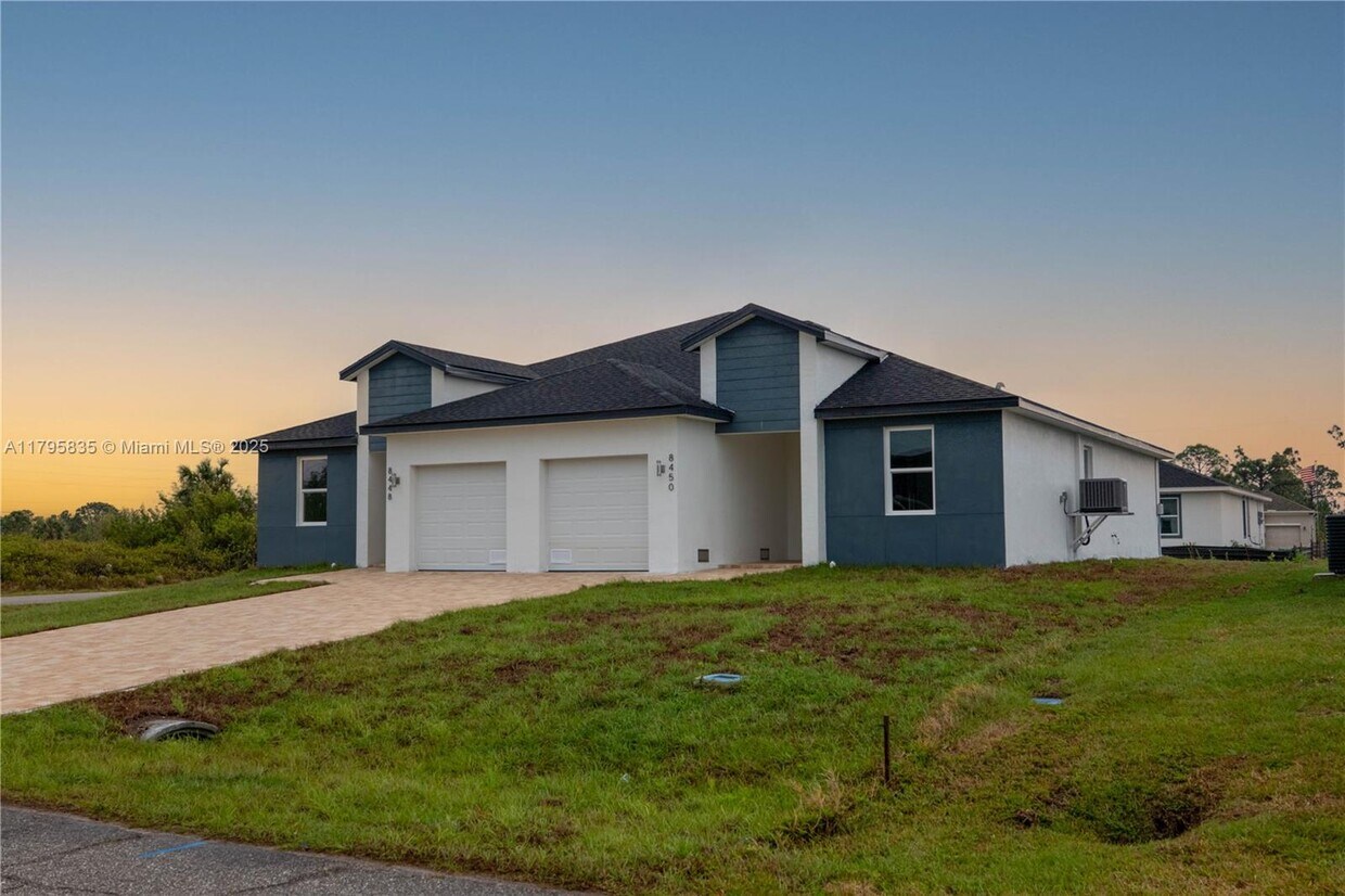 Foto principal - 8450 Dinnano St