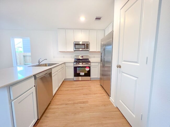 Building Photo - 21479 Carosella Dr
